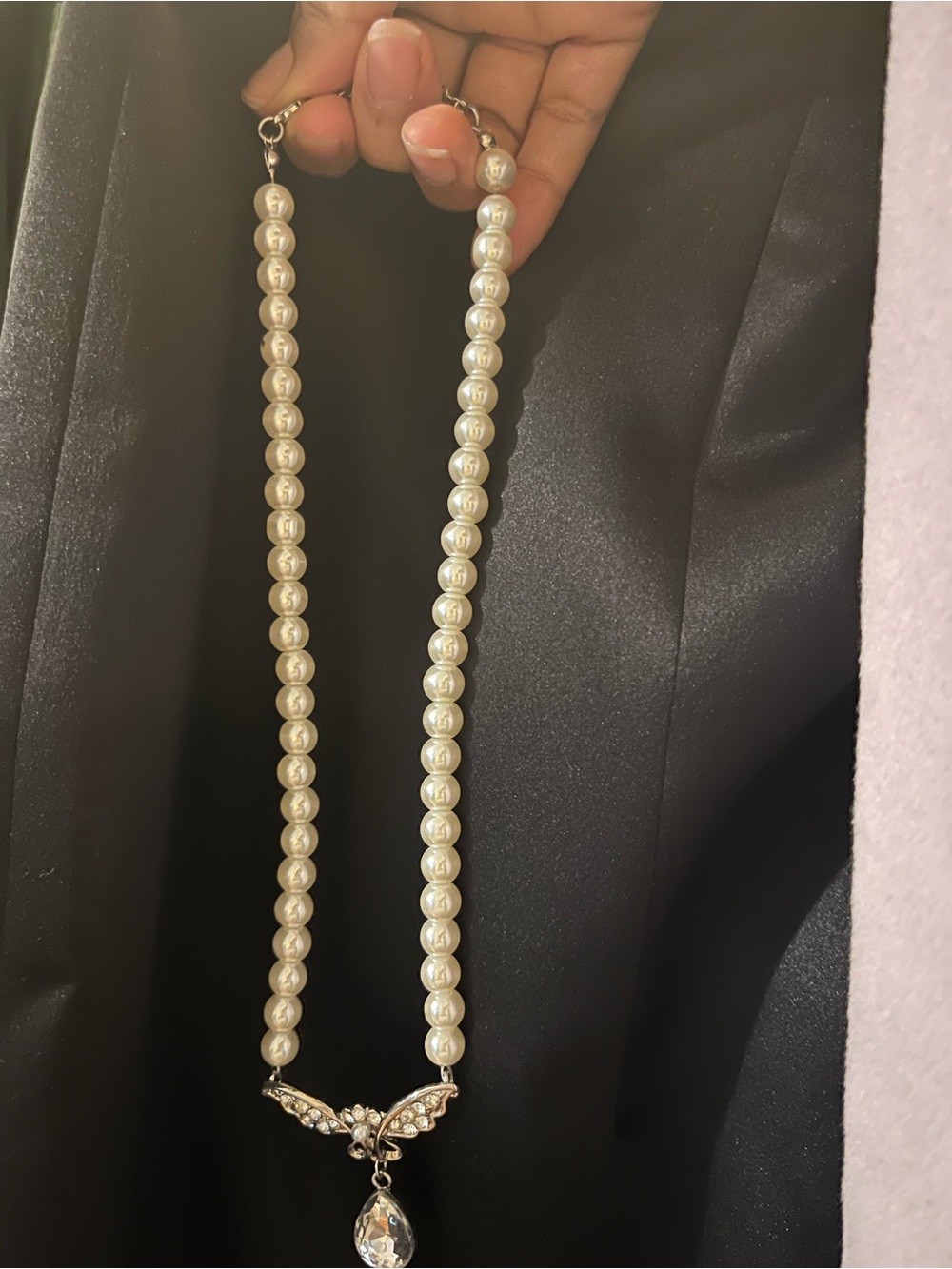 Pearl Necklace with Crystal Drop Pendant - Cream Pearls